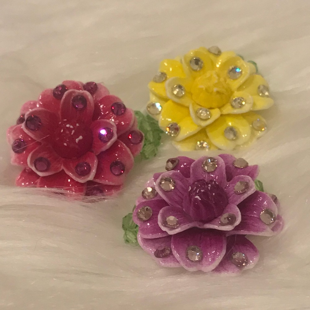 Tarina Tarantino small vintage flower rings